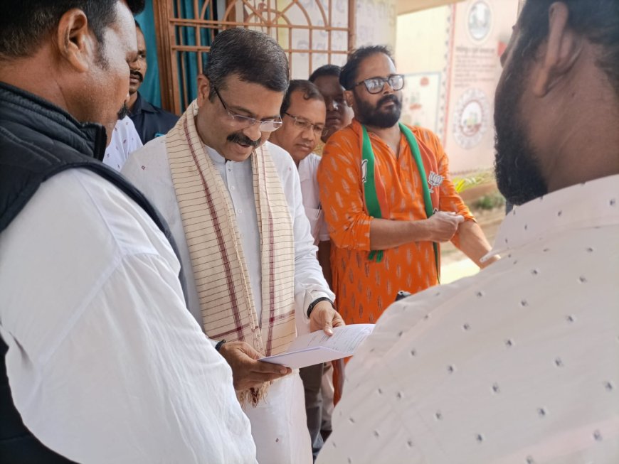 ।। ଅଭିଭକ୍ତ କୋରାପୁଟ ରେଲୱେ ଜମିହରା ସଙ୍ଘ ଦ୍ୱାରା,କେନ୍ଦ୍ର ମନ୍ତ୍ରୀ ଧର୍ମେନ୍ଦ୍ର ପ୍ରଧାନଙ୍କୁ ମେମୋରେଣ୍ଡମ ଚିଠା ପ୍ରଧାନ କରାଗଲା ।