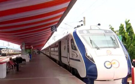 ।।୬ଘଣ୍ଟାରେ ହାୱାଡାରୁ ପୁରୀ ପହଂଚିବ ‘ବନ୍ଦେ ଭାରତ ଏକ୍ସପ୍ରେସ’, ସପ୍ତାହକୁ ୬ଦିନ ଚାଲିବ l।