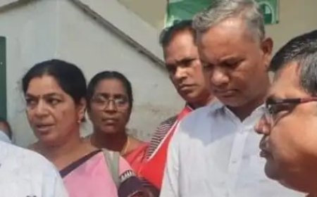 ।। ଶିକ୍ଷକ ଓ ଶିକ୍ଷୟିତ୍ରୀଙ୍କ ପଦୋନ୍ନତି ନେଇ ଜିଲ୍ଲା ଶିକ୍ଷା ଅଧିକାରୀଙ୍କୁ ଘେରାଉ:କନ୍ଧମାଳ ।।