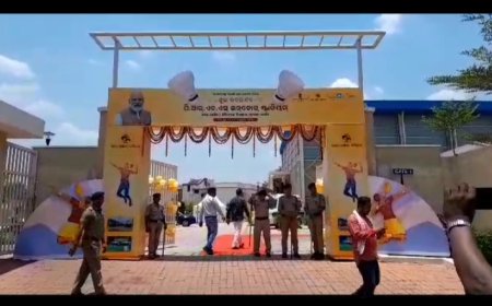 ।। ଅବ୍ୟବସ୍ଥା ଘେରରେ ଲୋକାର୍ପିତ ହେଲା ବିଶ୍ଵାସ୍ତରୀୟ ଇଣ୍ଡୋର ବ୍ୟାଡ଼ମିଣ୍ଟନ ଷ୍ଟାଡିୟମ ।।