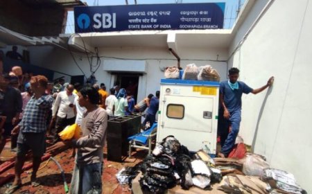 ।। ସର୍ଟ ସର୍କିଟରୁ ଅଗ୍ନିକାଣ୍ଡ, ଜଳିଗଲା ଷ୍ଟେଟବ୍ୟାଙ୍କର ରେକର୍ଡ ଓ ଆସବାବପତ୍ର ।।