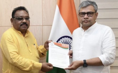 ମୋବାଇଲ ଟାୱାର ତୁରନ୍ତ ନିର୍ମାଣ ପାଇଁ କେନ୍ଦ୍ରମନ୍ତ୍ରୀ ଙ୍କୁ ସାକ୍ଷାତ କରି  ପୂର୍ବତନ ବିଧାୟକଙ୍କ  ଅନୁରୋଧ