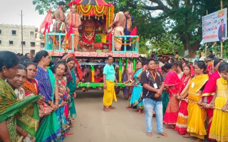 ବାଲିଗୁଡାରେ ବାହୁଡା଼ ଯାତ୍ରା ପାଳିତ ; ୧୦ ହଜାରରୁ ଉର୍ଦ୍ଧ ଭକ୍ତ ଙ୍କ ସମାଗମ : ସୁଭଦ୍ରା ରଥକୁ ମହିଳା ମାନେ ଟାଣିଲେ