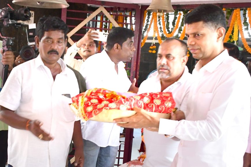 ବାଲିଗୁଡାରେ ୫-ଟି ସଚିବ ଭି କେ ପାଣ୍ଡିଆନ : ମନ୍ଦିର ମେଡିକାଲ ପରିଦର୍ଶନ ସହ ବିଭିନ୍ନ ଅଭିଯୋଗ ପରଖିଲେ