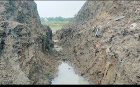 ।। ପୋଖରୀ ହୁଡ଼ା କଟା ହୋଇ କାମ ଠପ୍ ତୁକୁଲା ବାସିନ୍ଦା ପାଣି ପାଇଁ ହନ୍ତସନ୍ତ ।।