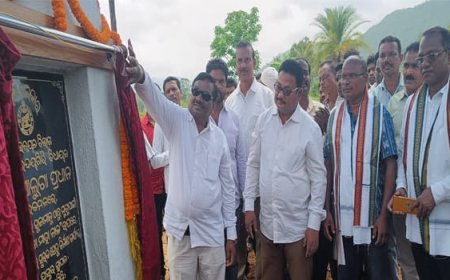 ।। ସ୍ବାଧୀନତାର ୭୬ ବର୍ଷ ପରେ ଦୁର୍ଗମ ଅଞ୍ଚଳକୁ ବିଜୁସେତୁ ଯୋଜନାରେ ପୋଲ ନିର୍ମାଣ ପାଇଁ ଭିର୍ତ୍ତି ପ୍ରସ୍ତର ସ୍ଥାପନ ।।