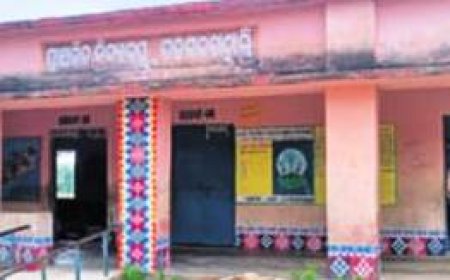 ଗଡଗଡ଼ବାହାଲି  ପ୍ରାଥମିକ ବିଦ୍ୟାଳୟରେ, 5ଟି ଶ୍ରେଣୀକୁ 2ଟି କୋଠରୀରେ ଚାଲିଛି ଶିକ୍ଷlଦାନ l