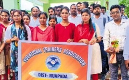 ଭିଭିନ୍ନ ସମସ୍ୟା ନେଇ ଡିଇଓ ଅଫିସ ଘେରିଲେ ଭୋକେସନାଲ ଶିକ୍ଷକ ସଙ୍ଘ