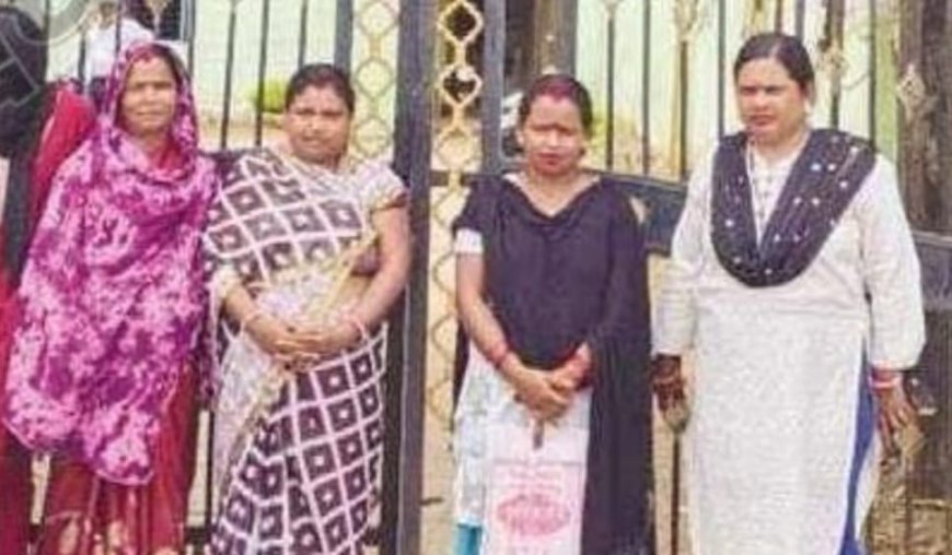 ଏସଏଚଜି ମହିଳା ମାନଙ୍କୁ ଅଣଦେଖା ଅଭିଯୋଗ କରି ଏନଏସି ଅଫିସ ମୁଖ୍ୟ ଗେଟରେ ତାଲା ପକାଇ ବିକ୍ଷୋଭ ପ୍ରଦର୍ଶନ