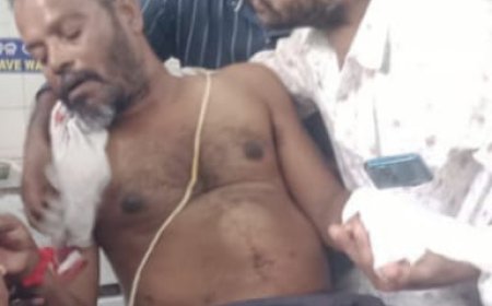 ।। ଅଳଙ୍କାର ବ୍ୟବସାୟୀଙ୍କୁ ଖଣ୍ଡାରେ ଆକ୍ରମଣ ସହ ଗୁଳିମାଡ଼ ଭୟ କରି ଲୁଟିନେଲେ ଅଳଙ୍କାର ଭର୍ତ୍ତି ବ୍ୟାଗ୍ :ଅଞ୍ଚଳବାସୀ ଓ ବ୍ୟବସାୟୀ ଙ୍କୁ ସୁରକ୍ଷା ଦାବୀରେ ରାସ୍ତାରୋକ :ପ୍ରତିଶୃତି ପରେ ହଟିଲା  ।।