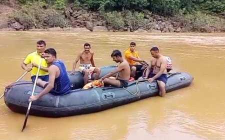 ।। ପୋଲରୁ ଖସି ଖଡ଼ଗ ନଦୀ ଗର୍ଭରେ ବ୍ୟକ୍ତି ନିଖୋଜ ।।