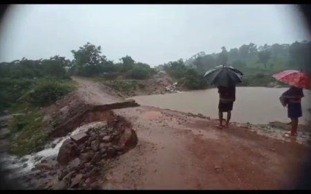 ।। ଦୁର୍ଗମ ଇଲାକାରେ ରାସ୍ତା ମଝିରେ ଘାଇ ସୃଷ୍ଟି ହୋଇ ଯାତାୟାତ ଠପ ।।