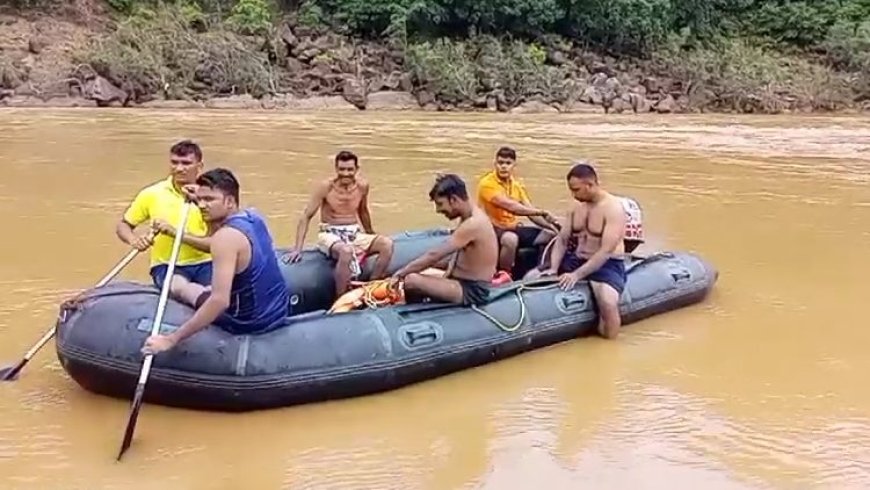 ।। ପୋଲରୁ ଖସି ଖଡ଼ଗ ନଦୀ ଗର୍ଭରେ ବ୍ୟକ୍ତି ନିଖୋଜ ।।