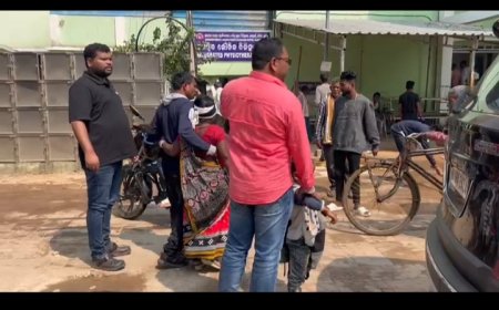 ।। ବାଇକ ଯୋଗେ ଦୁର୍ଘଟଣା ଗୋଟିଏ ପରିବାର ଦୁର୍ଘଟଣା ଗ୍ରସ୍ତ ।।