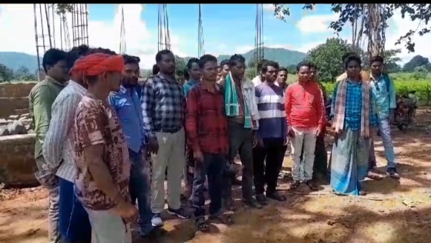 ।। ବିନା ସୂଚନାଫଳକରେ ସ୍ୱାସ୍ଥ୍ୟ ଉପକେନ୍ଦ୍ର ନିର୍ମାଣ କାର୍ଯ୍ୟ ଚାଲିଥିବା ନେଇ ଗ୍ରାମ ବାସିଙ୍କ ଅସନ୍ତୋଷ ପ୍ରକାଶ ।।