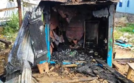 ।। ଜଳିଗଲା ଚା ଦୋକାନ: ଲକ୍ଷାଧିକ ଟଙ୍କାର ସାମଗ୍ରୀ ଜଳି ପୋଡ଼ି ପାଉଁଶ ।।