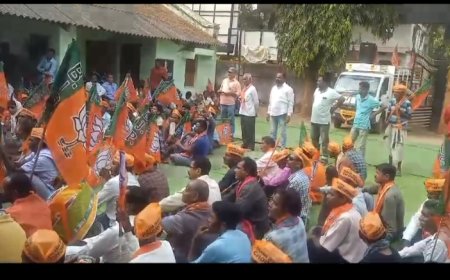 ।। ବିଜେପି ତରଫ ରୁ ୧୪ ଦଫା ଦାବି ନେଇ ଖପ୍ରାଖୋଲ ବ୍ଲକ ସମ୍ମୁଖରେ ପୂର୍ବତନ ବିଧାୟକ ଙ୍କ ଧାରଣା ।।