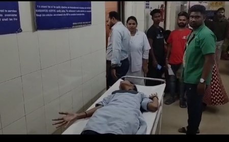 ।ସ୍କୁଲ ଛାତରୁ ପଡି ଦଶମ ଶ୍ରେଣୀ ଛାତ୍ରୀ ଗୁରୁତ୍ୱର, କାରଣ ଅସ୍ପଷ୍ଟ, ଗୁରୁତ୍ୱର ଛାତ୍ରୀଙ୍କୁ ପ୍ରଥମେ ଜିଲ୍ଲା ମୁଖ୍ୟ ଚିକିତ୍ସାଳୟ ରେ ସିକିତ୍ସା ପରେ ବିଶାଖାପାଟଣା କୁ ସ୍ତନନ୍ତରଣ କରାଯାଇଛି ।।