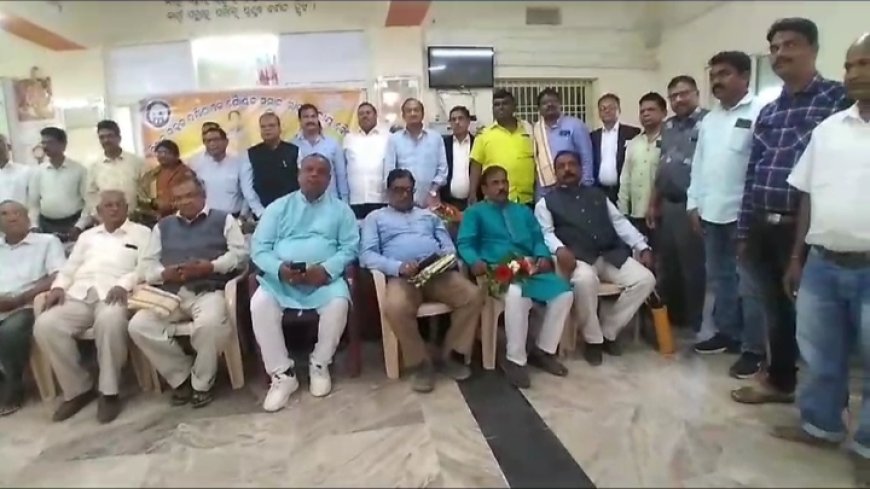 ।। ମୁନିଗୁଡା ଶୌଣ୍ଢିକ ସମାଜ ଭବନ ଠାରେ ନିଖିଲ ଉତ୍କଳ ଦକ୍ଷିଣାଞ୍ଚଳ ଶୌଣ୍ଢିକ ସମାଜ.ରାଜ୍ଯ ସ୍ତରୀୟ ବୈଠକ ଅନୁଷ୍ଠିତ ।।