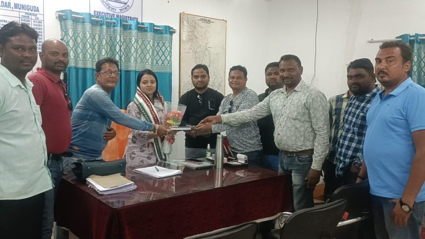 ।। ନୂତନ ତହସିଲଦାରଙ୍କୁ ସସ୍ୱାଗତ ଜଣାଇଲେ ମୁନିଗୁଡ଼ା ବିକାଶ ପରିଷଦ ।।
