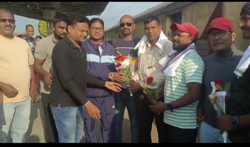 ।। ପିପିଲିରେ ସମ୍ଭର୍ଦ୍ଧିତ ମୁନିଗୁଡ଼ାର ୩ ସାମ୍ବାଦିକଙ୍କୁ ବିକାଶ ପରିଷଦ ତରଫରୁ ସ୍ବାଗତ ।।