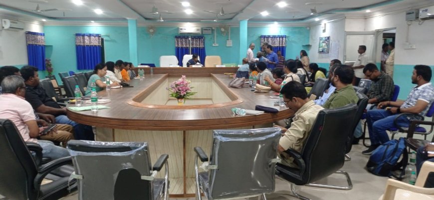 ।। ପଦ୍ମପୁର ବ୍ଲକ ସଦର ମହକୁମା ଠାରେ ଜିଲ୍ଲାପାଳଙ୍କ ଯୁଗ୍ମ ଅଭିଯୋଗ ଶୁଣାଣି ଅନୁଷ୍ଠିତ ।।
