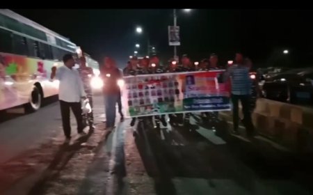 ।। କେଣ୍ଡଲ ରାଲି କରି ସହିଦଙ୍କୁ ଶ୍ରଦ୍ଧାଞ୍ଜଳୀ ଜ୍ଞାପନ ଜଣାଇଥିଲେ ଦେଶର ୪୦ ବୀର ଯବାନଙ୍କୁ ।।