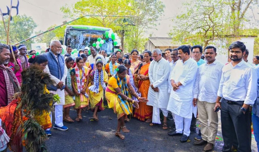 ।। କନ୍ଧମାଳ ଜିଲ୍ଲାରେ ଗଡ଼ିଲା ଲଷ୍ମୀ ବସ୍ : ଭର୍ଚୁଆଲ ମାଧ୍ୟମରେ ଉଦ୍ଘାଟନ କଲେ ମୁଖ୍ୟମନ୍ତ୍ରୀ ।।