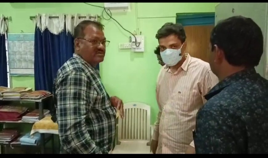 ।। ଲାଞ୍ଚ ନେବାବେଳେ ଭିଜିଲାନ୍ସ ପଞ୍ଝାରେ ମୁରିବାହାଲ ତହସିଲ୍ କାର୍ଯ୍ୟାଳୟର ବରିଷ୍ଠ ରାଜସ୍ୱ ସହାୟକ ।।