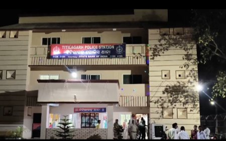 ।। ଟିଟିଲାଗଡ ପୋଲିସ କୁ ବଡ଼ ସଫଳତା  ୧୧୫ ବସ୍ତା ଗୁଟଖା ସହ ଟ୍ରକ ଜବତ ।।