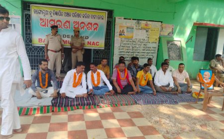 ।। ଏନ୍ ଏ ସି , ଦାବି ପାଇଁ , ବ୍ଲକ ଭିତରେ ଆମରଣ ଅନଶନରେ ବଙ୍ଗୋମୁଣ୍ଡା ବାସିନ୍ଦା ।।