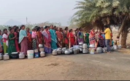 ।। ପିଇବା ପାଣି ସମସ୍ୟା ପାଇଁ ରାଜପଥ ଅବରୋଧ କଲେ ନାରାୟଣପୁର ଗ୍ରାମବାସୀ ।।