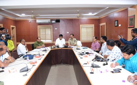 ।। ନିର୍ବାଚନ କୁ ନେଇ ଜିଲ୍ଲାପାଳଙ୍କ କାର୍ଯ୍ୟାଳୟ ବୈଠକ ଅନୁଷ୍ଠିତ, କୋରାପୁଟ ।।