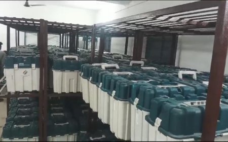 ।। ବାଲିଗୁଡ଼ାରେ ପହଞ୍ଚିଲା ଇଭିଏମ୍ ଓ ଭିଭି ପ୍ୟାଟ୍ ମେସିନ ।।