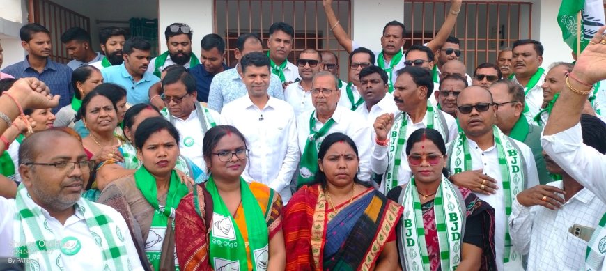 ।। ୫-ଟି’ ଅଧ୍ୟକ୍ଷ କାର୍ତ୍ତିକ ପାଣ୍ଡିଆନଙ୍କ ଏକ ଦିନିଆ ନୂଆପଡା ଜ଼ିଲ୍ଲା ଗସ୍ତ ।।