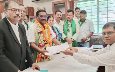 ।। ଦ୍ଵିତୀୟ ପର୍ଯ୍ୟାୟ ନାମାଙ୍କନ ର ଷଷ୍ଠ ଦିନ:ବିରାଟ ପଟୁଆରରେ ଆସି ନାମଙ୍କନ ଦାଖଲ କାଲେ ଉପବାଚସ୍ପତି ସାଲୁଗା ପ୍ରଧାନ ।।