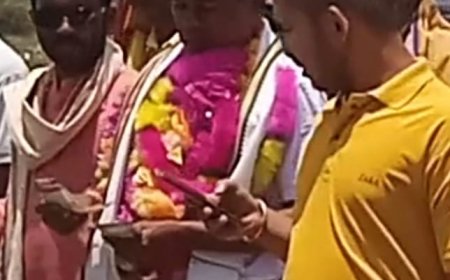 ।। ଗାଁକୁ ଗାଁ ପ୍ରଚାର କରି ଭୋଟ ଭିକ୍ଷା କରୁଛନ୍ତି ସ୍ୱାଧୀନ ପ୍ରାର୍ଥୀ ଘାସିରାମ ମାଝୀ  ।।