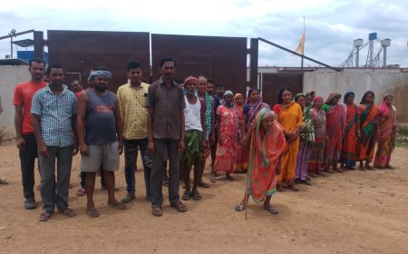 ।। ଦୂଷିତ ପାଣି ଛାଡୁଥିବାରୁ ରାଇସ ମିଲ ଫାଟକ ସମ୍ମୁଖରେ ବିକ୍ଷୋଭ ।                              ପଚା ପାଣି ଦୂର୍ଗନ୍ଧରେ ଲୋକେ ତ୍ରାହି ତ୍ରାହି ଡାକିଲେଣି ।।