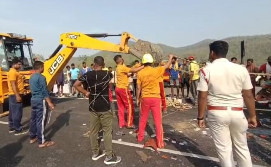 ବିଜୁ ଏକ୍ସପ୍ରେସ ୱେରେ ସଡ଼କ ଦୁର୍ଘଟଣା, ଟ୍ରକ ଡ୍ରାଇଭର ମୃତ