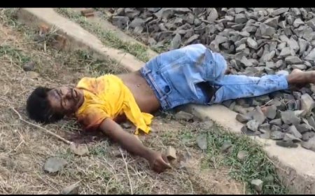 ।। ରାଇରଙ୍ଗପୁର ନିକଟସ୍ଥ ସିନ୍ଦୁରଗୈାରୀ ଗ୍ରାମ ପୁରୁଣା ରେଳଫାଟକରେ ରେଳରେ କଟି ଯୁବକ ମୃତ ।।