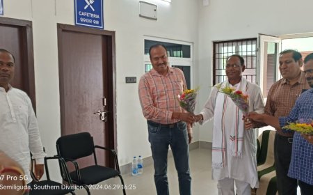 ।। ପଟ୍ଟାଙ୍ଗି ର ବିଧାୟକ ଶ୍ରୀ ରାମଚନ୍ଦ୍ର କାଡାମ ଦ୍ଵାରା OSRTC ର କୋରାପୁଟ ଜିଲ୍ଲା ପରିବହନ ଅଧିକାରୀ ଶ୍ରୀଯୁକ୍ତ ଶ୍ରୀନିବାସ ପାଣିଗ୍ରାହୀ ନେଇ ଏକ ବୈଠକ ଅନୁଷ୍ଠିତ ।।