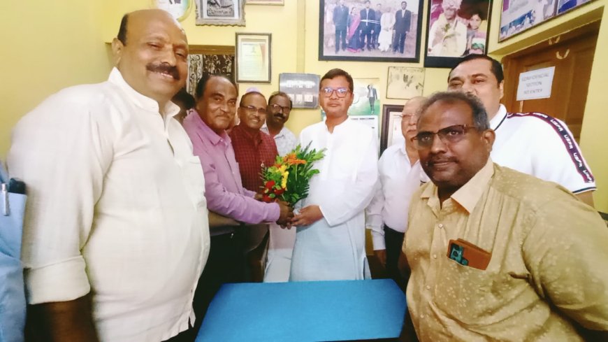 ।। କଂଗ୍ରେସ ଦଳର ରାୟଗଡ଼ା ଜିଲ୍ଲାରେ ବିଜୟୀ ପରେ ନେତା ଙ୍କ ଘରେ ଚଳ ଚଞ୍ଚଳ ଓ ବିଜୟର ଉତ୍ସାହ ।।