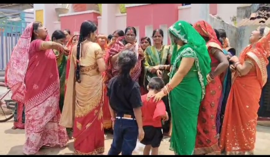 ।। ନାରୀମାନେ ପାଳନ କରିଛନ୍ତି ଅମାବାସ୍ୟା ଓ ସାବିତ୍ରୀ ବ୍ରତ ।।