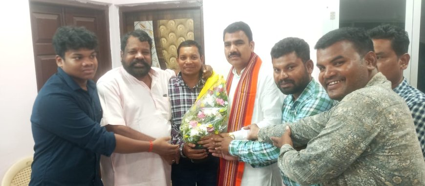 ।। ମନ୍ତ୍ରୀଙ୍କୁ ଭେଟିଲା ଆଦିବାସୀ ସଂଘ ।।