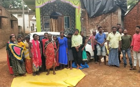 ।। ଲମତାପୁଟ ଉପାଧ୍ୟକ୍ଷାଙ୍କ ଘର ସାମ୍ନାରେ ଶତାଧିକ ଶ୍ରମିକ ଧାରଣା ରେ ବସିଲେ ।।