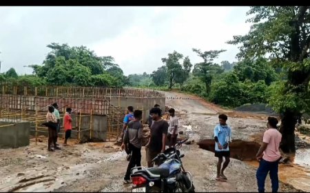 ।। ଲଗାଣବର୍ଷାରେ ଭାଙ୍ଗିଲା ଅସ୍ଥାୟୀ ପୋଲ, ଯାତାୟାତ ଠପ୍ ।।