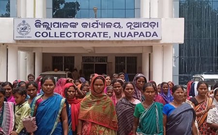 ।। ମଦକୋଠି ବନ୍ଦ କରିବା ନେଇ ଜ଼ିଲ୍ଲାପାଳଙ୍କୁ ଦାବିପତ୍ର ।।