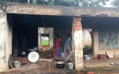 ।। ଭଙ୍ଗା ଦଦରା ଘରେ ବିଦ୍ୟାଳୟ ଛାତ୍ରଛାତ୍ରୀଙ୍କ ନିମନ୍ତେ ରୋଷେଇ ଚାଲିଛି l।