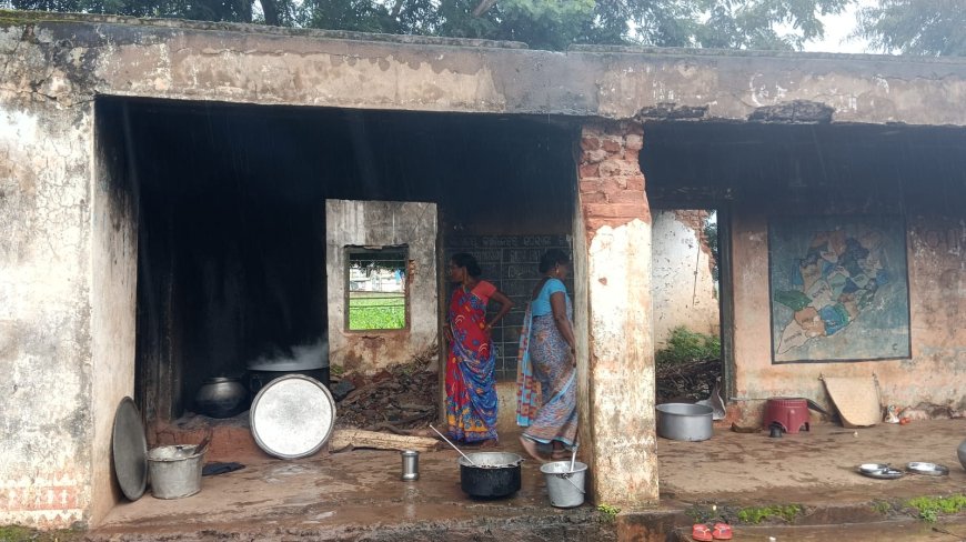 ।। ଭଙ୍ଗା ଦଦରା ଘରେ ବିଦ୍ୟାଳୟ ଛାତ୍ରଛାତ୍ରୀଙ୍କ ନିମନ୍ତେ ରୋଷେଇ ଚାଲିଛି l।