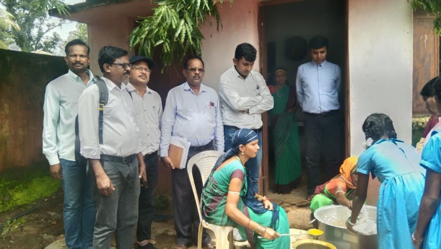 ।। ପୂଜାରୀଗୁଡା ଉଚ୍ଚ ପ୍ରାଥମିକ ବିଦ୍ୟାଳୟ କୁ ପରିଦର୍ଶନ କଲେ ଗୋଷ୍ଠୀଉନ୍ନୟନ ଅଧିକାରୀ ।।